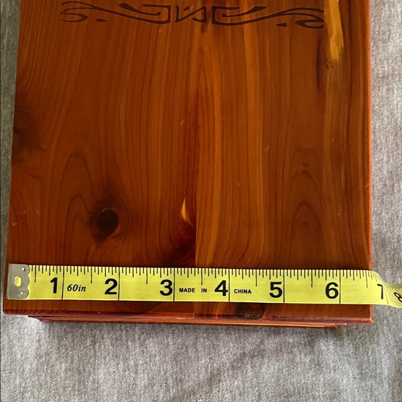 Holy Bible in Cedar Wood Presentation Box - Picture 15 of 16